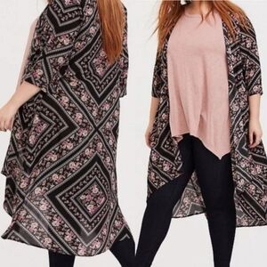 TORRID Black Floral Border Print Open Front Kimono Top Lightweight Size 1X/2X
